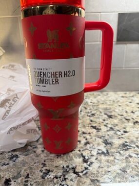 Stanley Red Quencher H2.0 Tumbler with Handle - Inspired